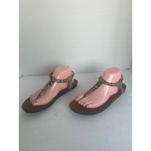 Clarks Python Snake Gray And Cream Thong Buckle Strappy T Print Sandals Sz 9M - Picture 1 of 11